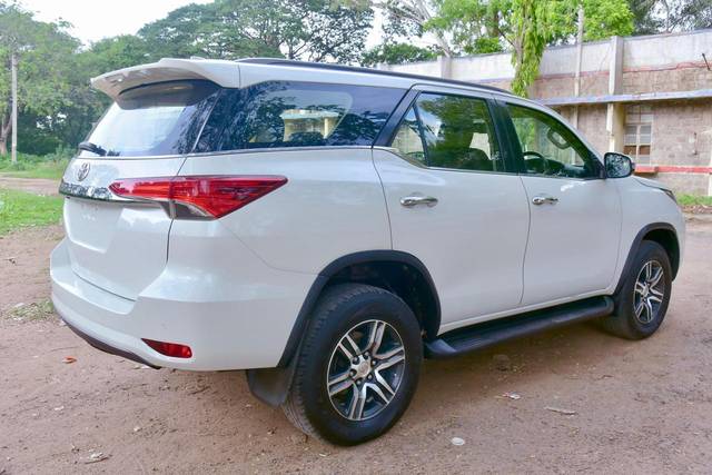 https://images10.gaadi.com/usedcar_image/4603244/original/2f506cadde0ea7e1afe0ab4fafc09a26.jpg?imwidth=6401