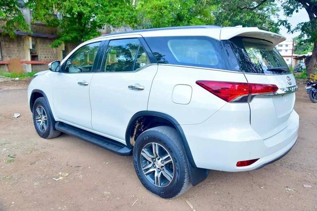 https://images10.gaadi.com/usedcar_image/4603244/original/processed_b6f87e3a826c3291e0986cd62c4e7e51.jpg?imwidth=6402