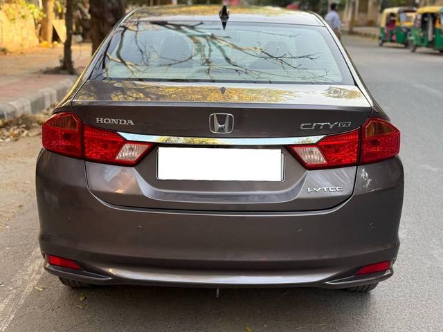https://images10.gaadi.com/usedcar_image/4603249/original/processed_06d6885ac271d42d3dbe68e1c9ae57cc.jpg?imwidth=6401