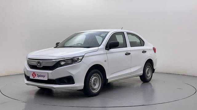 https://images10.gaadi.com/usedcar_image/4603302/original/3c946d34c98934fc0400534ef707f186.JPG?imwidth=6400