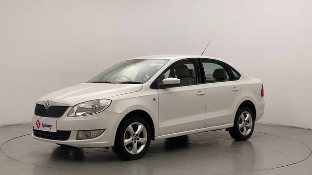 https://images10.gaadi.com/usedcar_image/4603310/original/0d3e85bfadec3c4909cb47d6202d1692.JPG?imwidth=6400