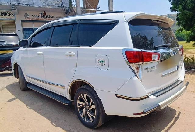 https://images10.gaadi.com/usedcar_image/4603318/original/processed_bc3d4d6b1b8884e8ec3385bcb10a692f.jpg?imwidth=6401