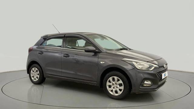 https://images10.gaadi.com/usedcar_image/4603319/original/f3ac20be821c4f91d8f4abc7f668e24f.jpg?imwidth=6400