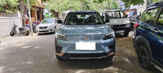 https://images10.gaadi.com/usedcar_image/4603323/original/processed_a1c1ee0a-5e8d-491f-a796-9e2693c2c6e2.jpg?imwidth=6400
