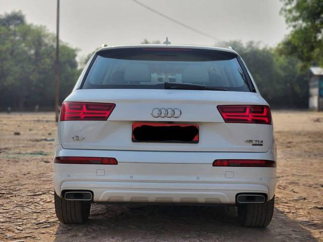 https://images10.gaadi.com/usedcar_image/4603363/original/processed_a70398f25811ea832e2ad7f6a6da336a.jpg?imwidth=6402
