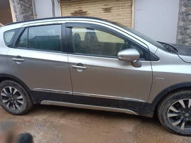 https://images10.gaadi.com/usedcar_image/4603441/original/processed_82258716-518c-4dad-b888-98f2325f9353.jpg?imwidth=6401