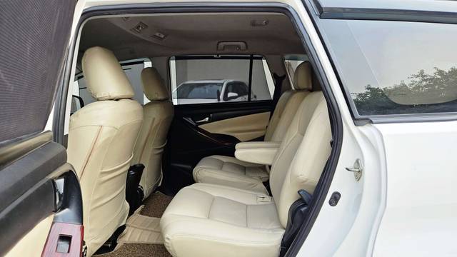 https://images10.gaadi.com/usedcar_image/4603525/original/5cbcdf48278dc882a439b40765930497.jpeg?imwidth=6402