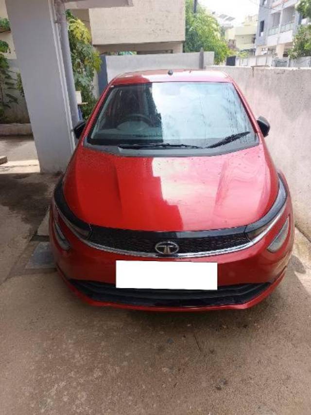 https://images10.gaadi.com/usedcar_image/4603551/original/processed_53fe4a21-d42c-4375-9cee-d062dabe9b78.jpg?imwidth=6400