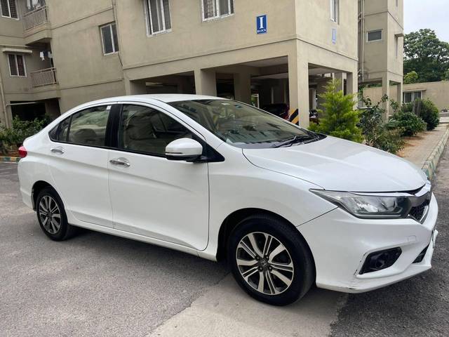 https://images10.gaadi.com/usedcar_image/4603622/original/processed_bb207b46faad839955c20dc5662a645e.jpg?imwidth=6400