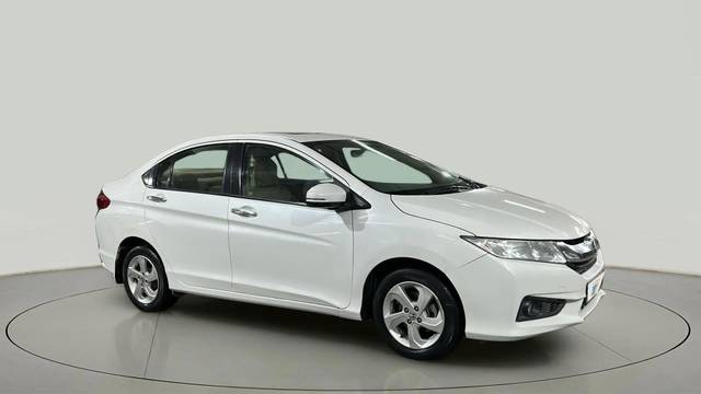 https://images10.gaadi.com/usedcar_image/4603632/original/744a3783b2848869ca74a9b26e4c6d65.jpg?imwidth=6400