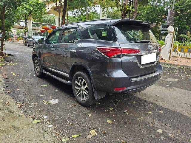 https://images10.gaadi.com/usedcar_image/4603636/original/processed_037b2f7fce06a80b50c9854af8290c95.jpg?imwidth=6402