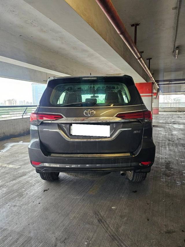 https://images10.gaadi.com/usedcar_image/4603636/original/processed_7f6882d3e3086b773e80eea5f5f3792c.jpg?imwidth=6402