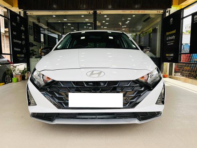 https://images10.gaadi.com/usedcar_image/4603640/original/processed_474626b008749653d0ef4d60ea6a2cb6.jpg?imwidth=6400