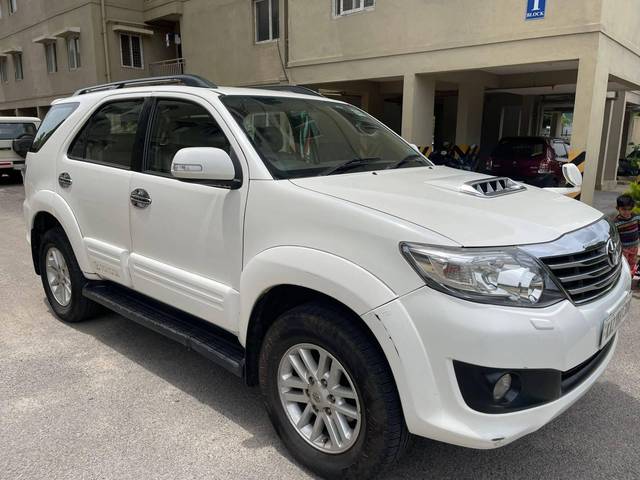 https://images10.gaadi.com/usedcar_image/4603654/original/processed_c77dabef7e47bee70f91d68720c3db50.jpg?imwidth=6400