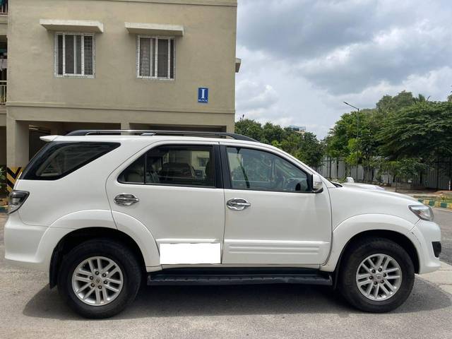 https://images10.gaadi.com/usedcar_image/4603654/original/processed_e131a9b662c2d4594ca795b21bf963c3.jpg?imwidth=6401
