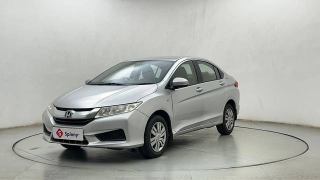 https://images10.gaadi.com/usedcar_image/4603657/original/b630fb52fd9876ed178e471f261e19be.JPG?imwidth=6400