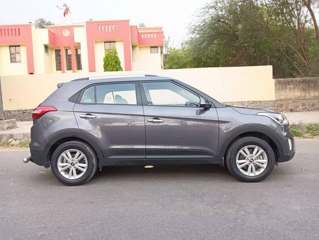 https://images10.gaadi.com/usedcar_image/4603658/original/processed_04830a1f6db8d21fa93d82a516d2f804.jpg?imwidth=6401