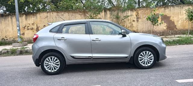 https://images10.gaadi.com/usedcar_image/4603666/original/d885ddd9232cff26aa615084ebd15859.jpg?imwidth=6401