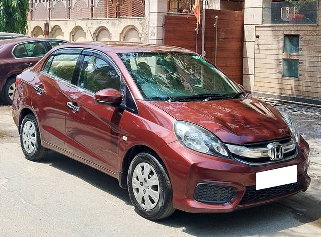 https://images10.gaadi.com/usedcar_image/4603688/original/processed_a2c0f2a772d47f6d3bbd6e7e5d2b5af4.jpg?imwidth=6400
