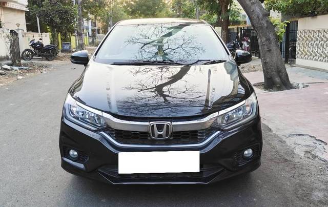 https://images10.gaadi.com/usedcar_image/4603691/original/processed_48c18925-2fa2-461e-bb5a-619120033b84.jpg?imwidth=6400