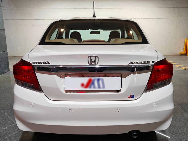 https://images10.gaadi.com/usedcar_image/4603694/original/processed_84d3c2afe833030bbfbe25f7c95ddcce.jpg?imwidth=6402