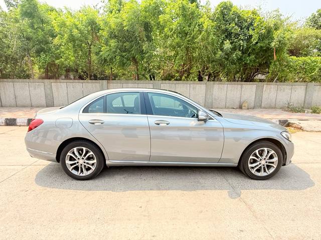 https://images10.gaadi.com/usedcar_image/4603703/original/b784e0e7d2b0bd269ec5c6c9c74615cf.jpeg?imwidth=6401