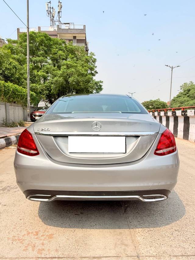 https://images10.gaadi.com/usedcar_image/4603703/original/processed_3b292fc6247b1142db739e4e6ff00820.jpeg?imwidth=6402