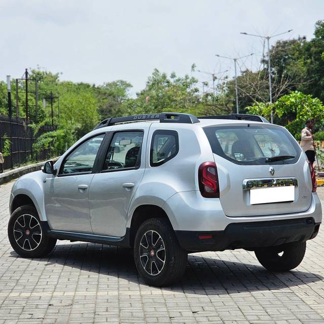 https://images10.gaadi.com/usedcar_image/4603709/original/processed_19000b6c910d2a31c664c62aaf5cb5cb.jpg?imwidth=6401
