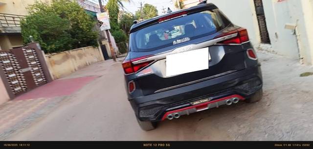 https://images10.gaadi.com/usedcar_image/4603754/original/processed_174ac8ac-1a78-4041-aa68-a72aa2b461a2.jpeg?imwidth=6401