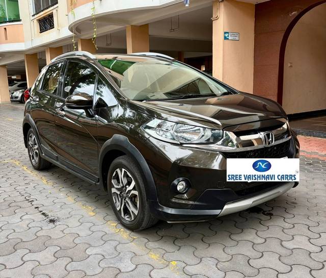 https://images10.gaadi.com/usedcar_image/4603755/original/processed_48b0786ed09d81c9807c74d740080551.jpeg?imwidth=6400