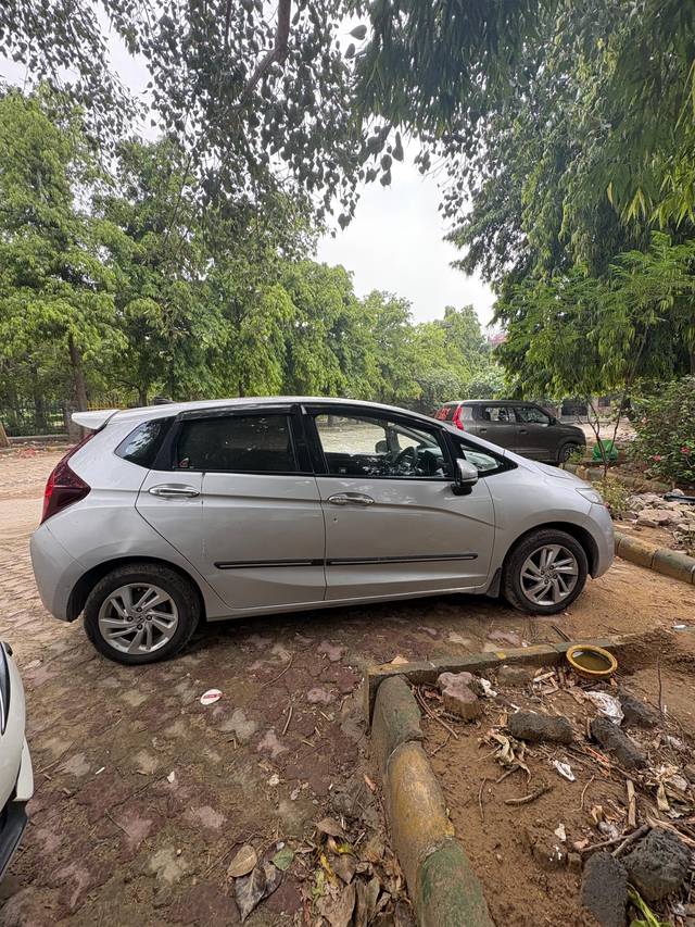 https://images10.gaadi.com/usedcar_image/4603795/original/processed_5bba2a77-28e9-4171-97e2-15e0b188927c.jpg?imwidth=6400
