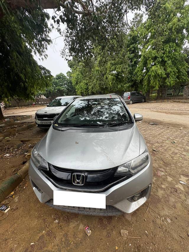 https://images10.gaadi.com/usedcar_image/4603795/original/processed_9766d047-537b-4745-b89f-264b12513992.jpg?imwidth=6402