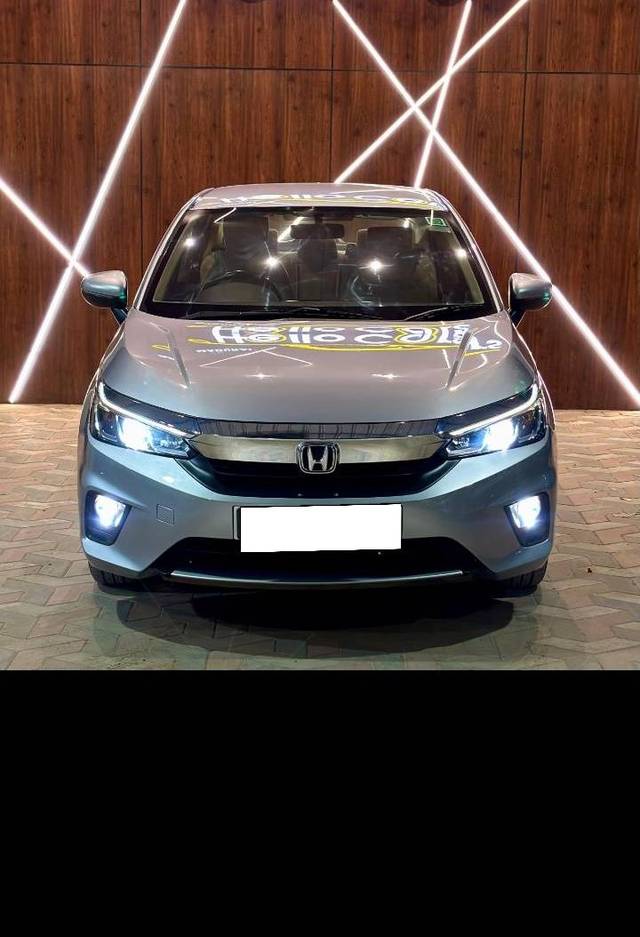 https://images10.gaadi.com/usedcar_image/4603833/original/processed_a843b1365862e9413566c9b9068c51f1.jpg?imwidth=6401