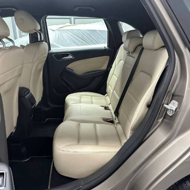 https://images10.gaadi.com/usedcar_image/4603837/original/c8688d5b7f74e532a37a607afb0bf1b0.jpg?imwidth=6401