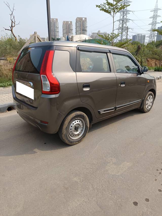 https://images10.gaadi.com/usedcar_image/4603853/original/processed_cedd4130fc159fe9a597a97d6f9e599c.jpg?imwidth=6402