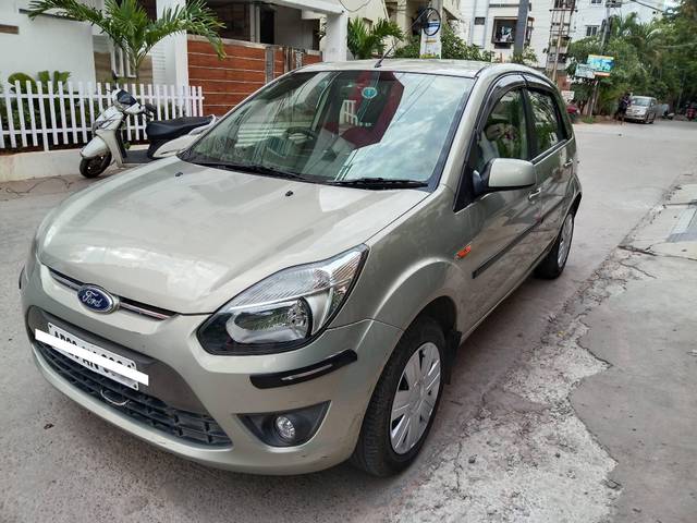 https://images10.gaadi.com/usedcar_image/4603868/original/processed_daf3960681021469a0d8882236db0578.jpg?imwidth=6402