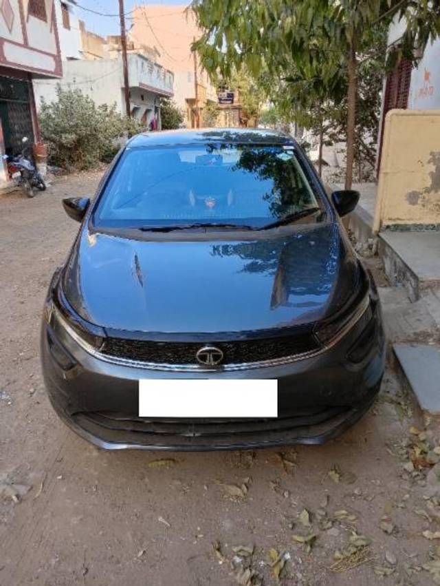 https://images10.gaadi.com/usedcar_image/4603882/original/processed_77171e83-4905-4075-980b-f7cc6d8a30ec.jpg?imwidth=6400