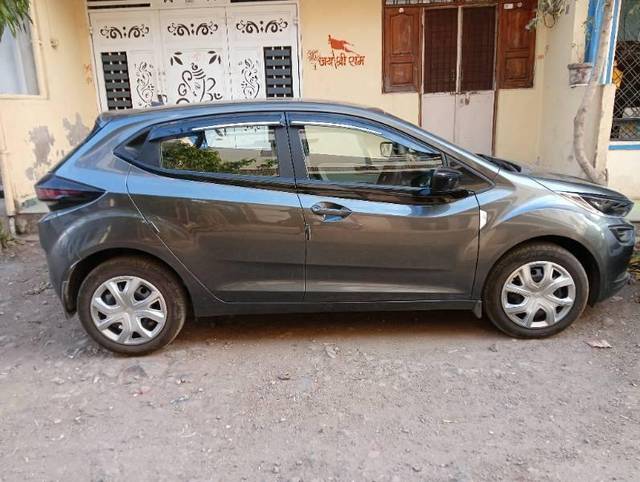https://images10.gaadi.com/usedcar_image/4603882/original/processed_8d89a3bd-3c80-4c90-b688-a4cee9c95110.jpg?imwidth=6401
