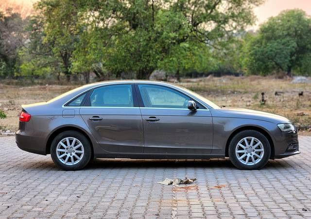 https://images10.gaadi.com/usedcar_image/4603883/original/5c8a5a4ad052a3bfa1baac0790b0348c.jpg?imwidth=6401