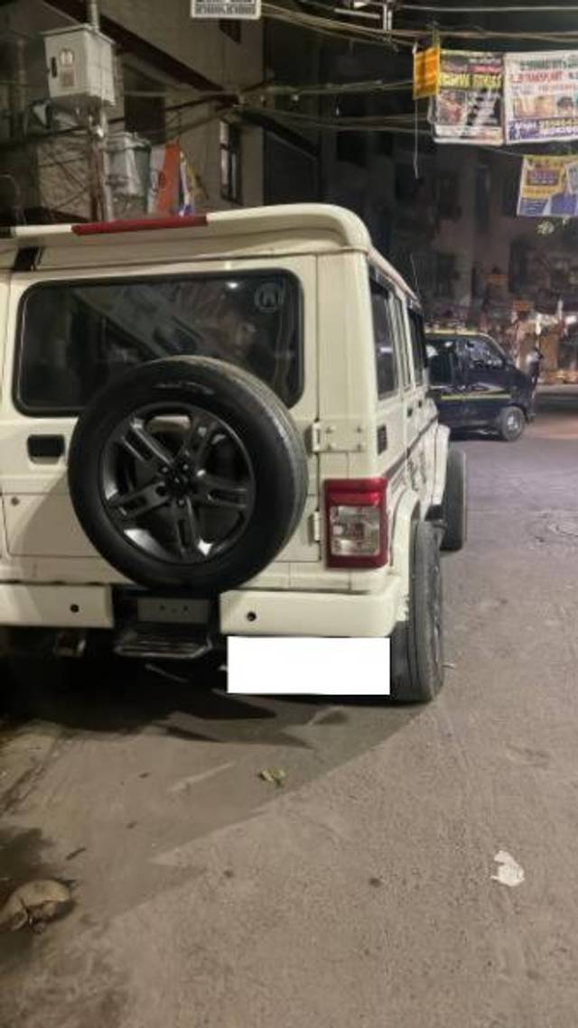 https://images10.gaadi.com/usedcar_image/4603906/original/processed_fc9ba42b-9e4a-4275-a62b-60a37058129b.jpg?imwidth=6402