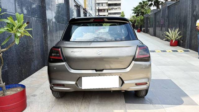 https://images10.gaadi.com/usedcar_image/4603933/original/processed_4af07e8175435c5a7f83d8ddf1e482de.jpg?imwidth=6402