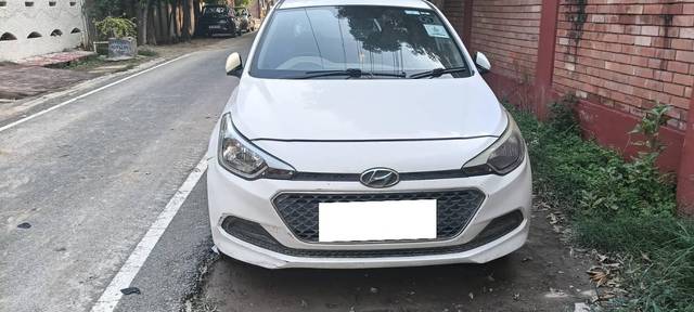 https://images10.gaadi.com/usedcar_image/4603955/original/processed_88ab869e-29ea-4c5b-989a-b391401fc28b.jpg?imwidth=6400