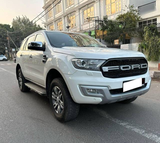 https://images10.gaadi.com/usedcar_image/4603992/original/processed_86a0fce1b0d7148759d81cc8c994d1ba.jpg?imwidth=6400