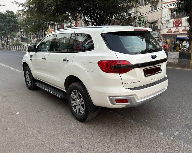 https://images10.gaadi.com/usedcar_image/4603992/original/processed_a015f5ea1517f840dcbbf25761c35576.jpg?imwidth=6402
