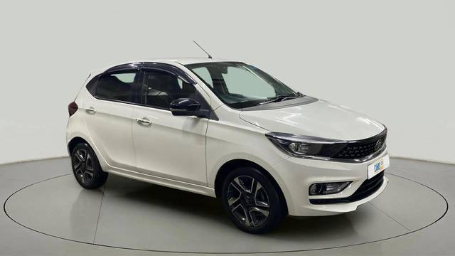 https://images10.gaadi.com/usedcar_image/4603999/original/57d95cb28e9bf47894328814d708a953.jpg?imwidth=6400