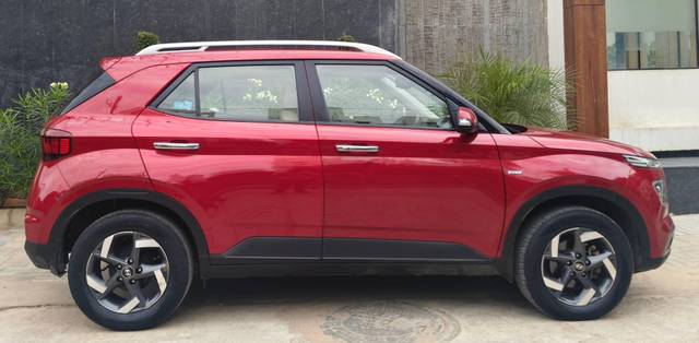 https://images10.gaadi.com/usedcar_image/4604000/original/processed_f3c97cf0-c7c8-4a37-9db0-b7bbec6198a8.jpg?imwidth=6401