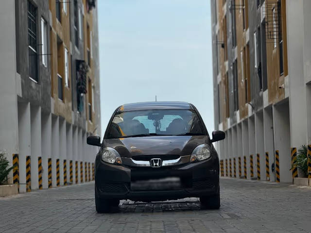https://images10.gaadi.com/usedcar_image/4604030/original/21ae7106-e2be-4079-890b-7d35d3bf7b33.png?imwidth=6400