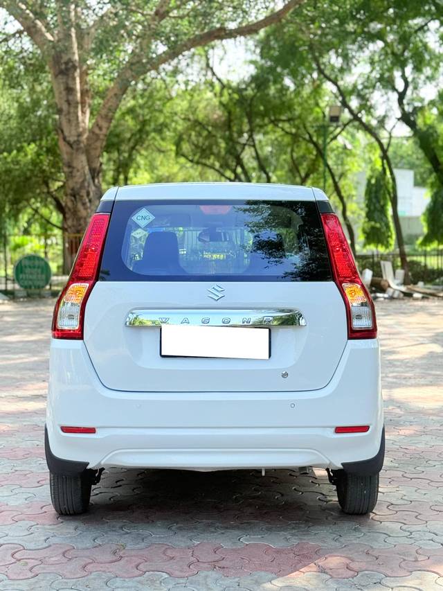 https://images10.gaadi.com/usedcar_image/4604031/original/processed_a3eb46eee2c3f8f81827832026a1c499.jpg?imwidth=6401