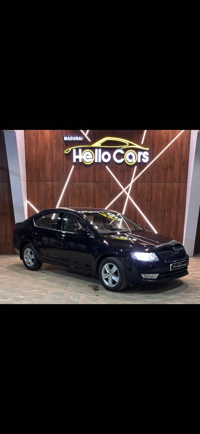 https://images10.gaadi.com/usedcar_image/4604032/original/0eeadf0bf6183696d30947a937ca5800.jpg?imwidth=6402