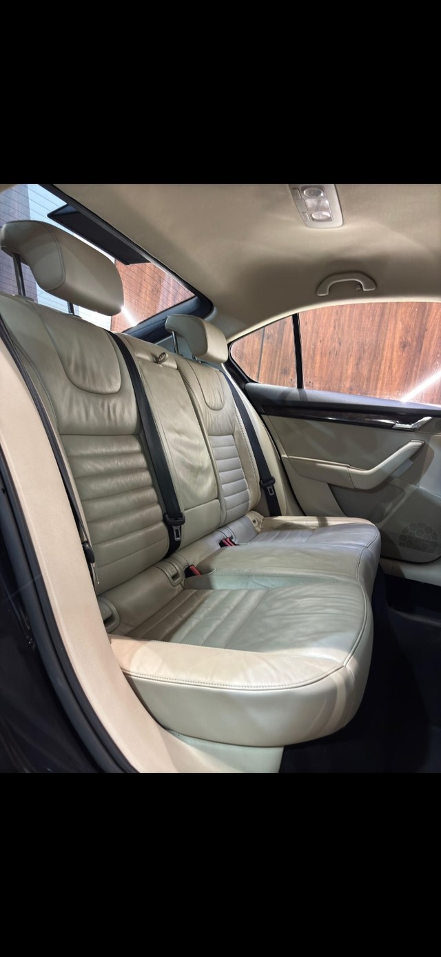 Second-hand 2015 Skoda Octavia Ambition 2.0 TDI AT for sale in Madurai-6